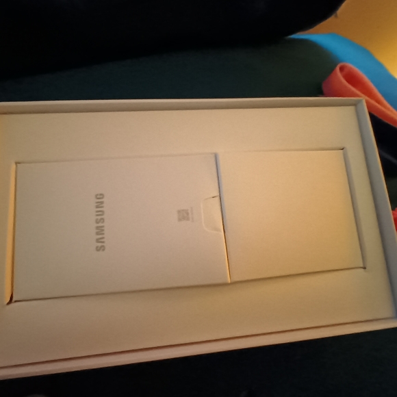 Samsung Galaxy tablet a7 - Picture 3 of 14
